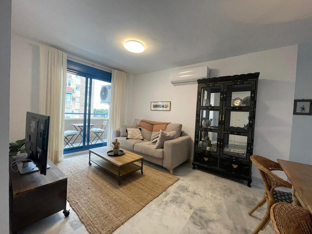 Calu Homes Cerca Playa De Huelin Málaga Eksteriør bilde